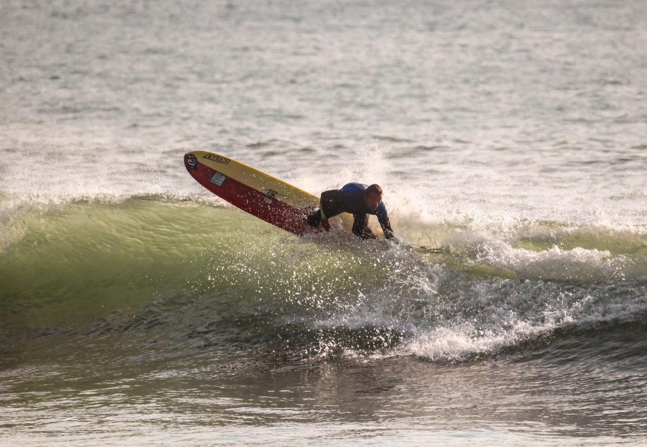 Surfivor Surf Camp Hotel Esmoriz Kültér fotó